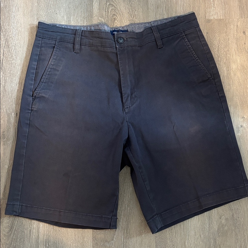 Men’s Nautica The Deck Short, classic fit, stretch, size 32 (one of 5 pairs)